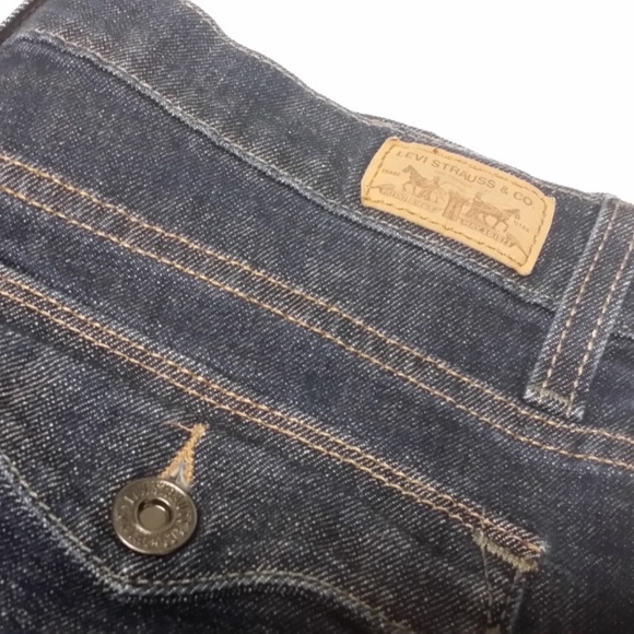 LEVI'S Women's 512 Perfectly Slimming Bootcut Jean - Picture 1 of 4